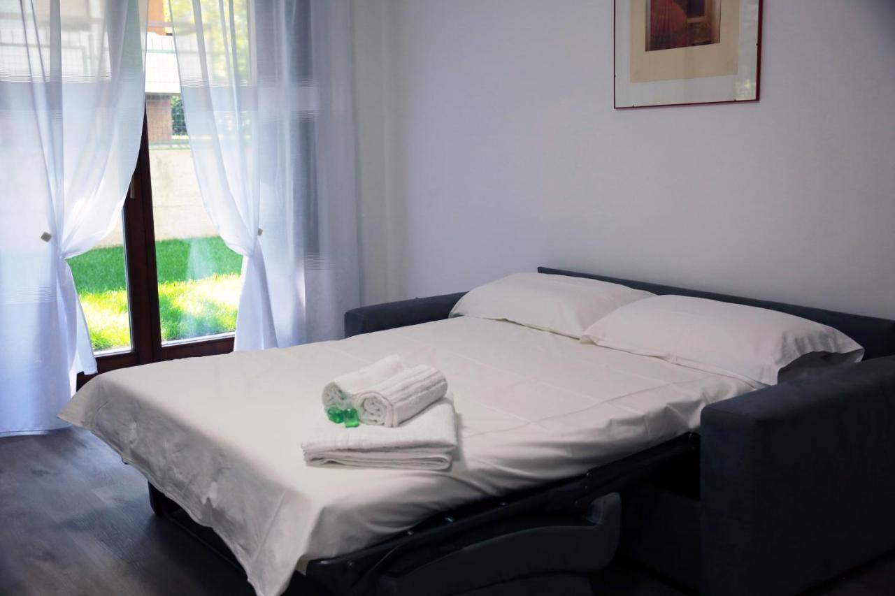 Holiday Residence With Private Garden Екстер'єр фото