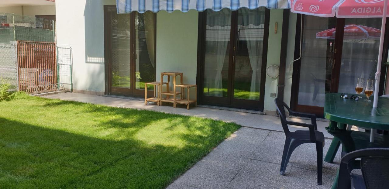 Holiday Residence With Private Garden Екстер'єр фото
